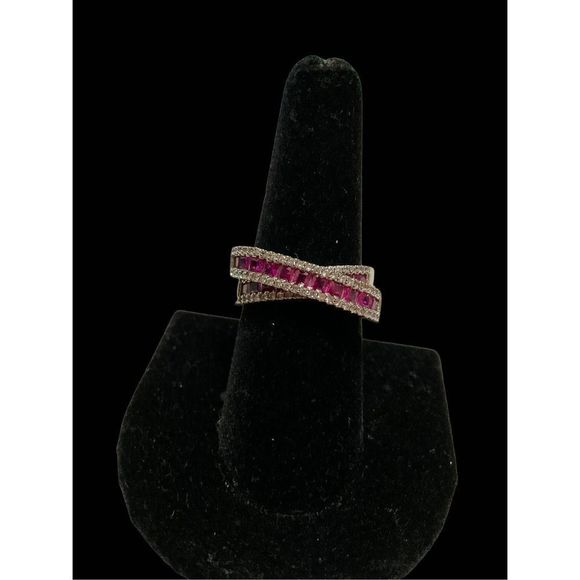 Natural Ruby Diamond Ring - Picture 2 of 13